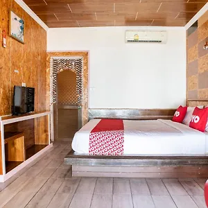 2* Hotel Oyo 797 Pink House Bungalow